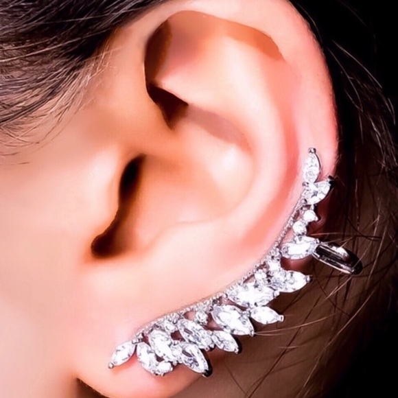 Angel winged ear clips - Picture 1 of 2